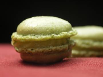 Macarons au thé matcha et lemon curd